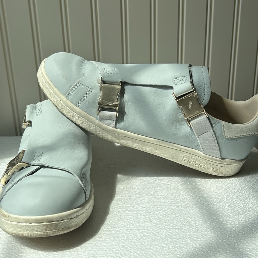 Adidas womens Stan Smith 2019 Leather Buckle Sneaker size 9.5 blue